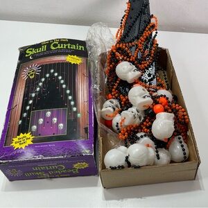 Fun World Halloween Glow in Dark Beaded Skull Curtain Doorway Arch Window 5Ft